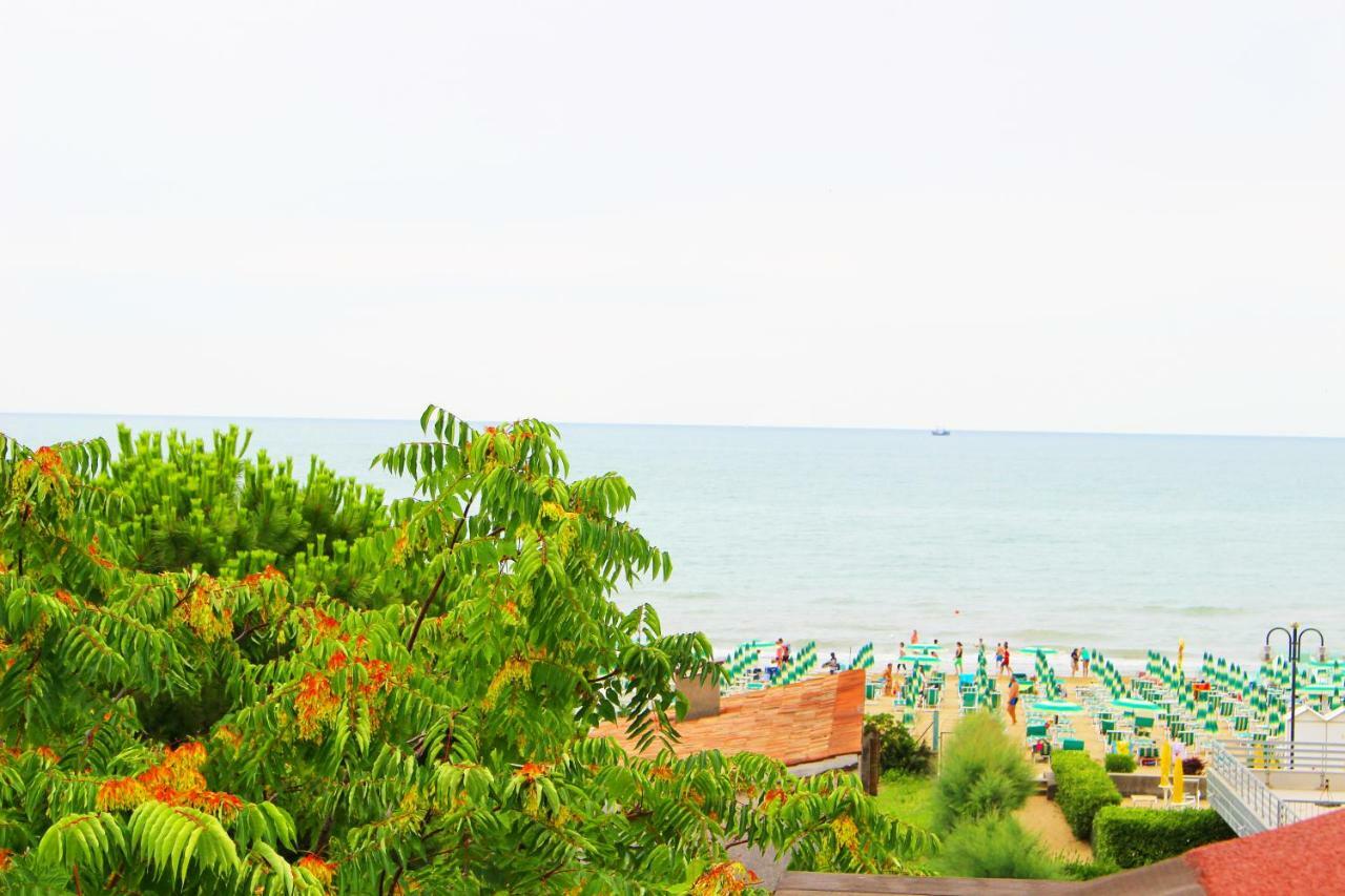 Hotel Laguna Лидо-ди-Езоло Экстерьер фото